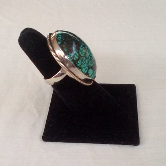 Sterling Silver Turquoise Oval Ring: Size (7) - Picture 11 of 12
